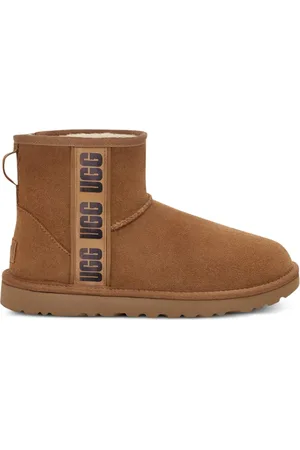 UGG Klassische Stiefeletten mit Logo