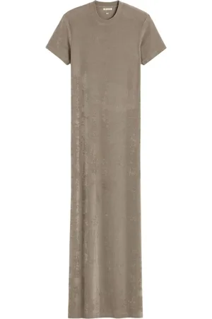 Ami Langes Kleid mit kurzen Ärmeln