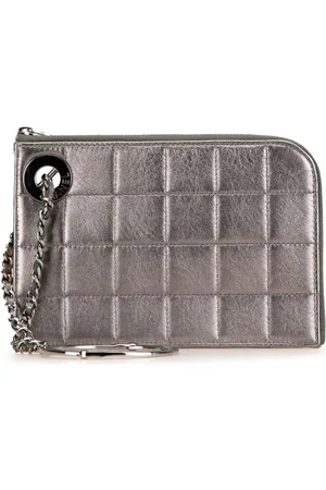 CHANEL 2002-2003 Chocolate Bar Handcuff Clutch aus Lammleder