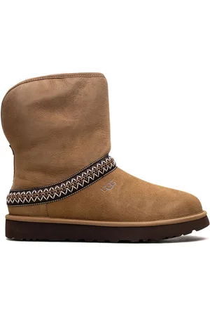 UGG Classic Short Crescent Chestnut Stiefel
