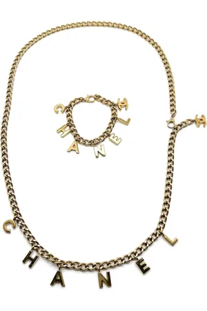 CHANEL 2002 Halsketten-Set mit Buchstaben-Anhänger