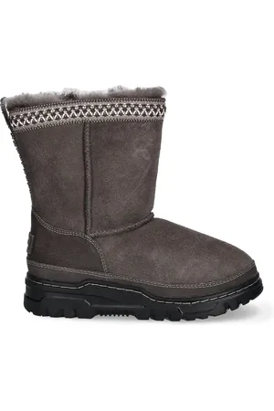 UGG Classic Short TrailGazer Stiefel