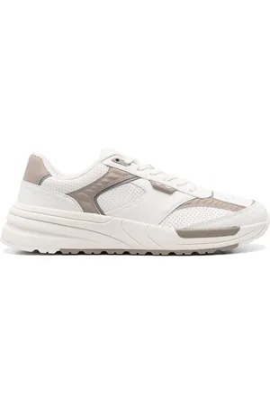 EA7 Perforierte Sneakers