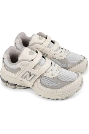 New Balance 2002R Sneakers