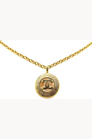 CHANEL 1970-1980 vergoldete Halskette mit rundem CC-Anhänger
