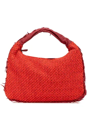 Bottega Veneta 2012-2024 kleine Distressed Veneta Handtasche aus gestepptem Nappaleder und Seide