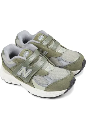 New Balance 2002 Sneakers