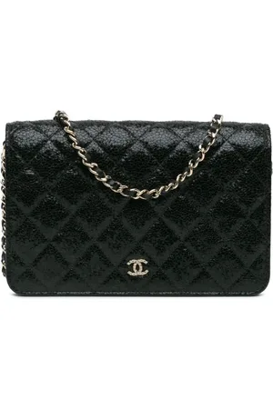 CHANEL 2017-2018 gesteppte Umhängetasche aus Lackleder mit Perlen