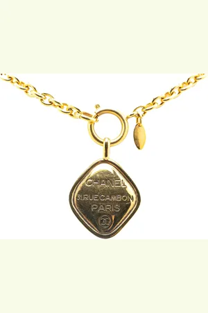 CHANEL 1970-1980 vergoldete Halskette mit rundem 31 Rue Cambon-Anhänger
