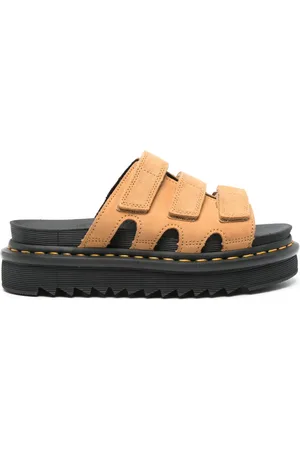 Dr. Martens Sandalen mit Plateau