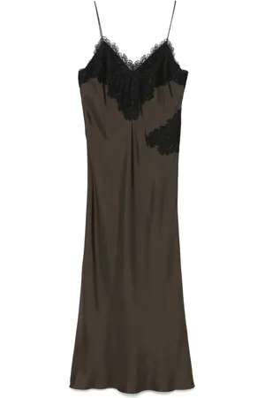 Rohe Seiden-Maxikleid mit Spitzeneinsätzen