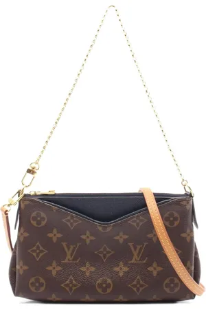 LOUIS VUITTON 2017 Pallas Clutch