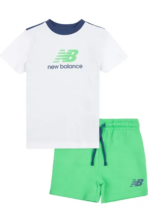 New Balance Set aus T-Shirt und Shorts mit Logo