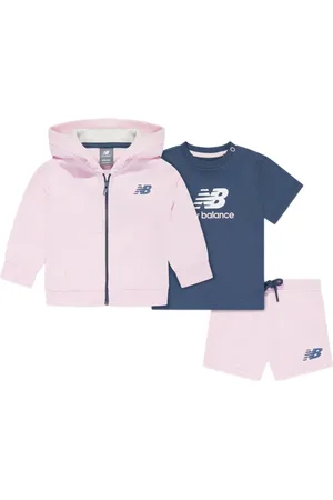 New Balance Set aus T-Shirt und Shorts mit Logo