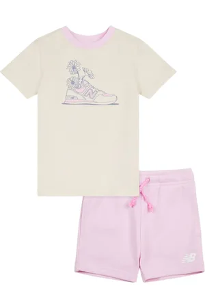 New Balance Set aus T-Shirt und Shorts mit Logo