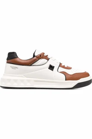 VALENTINO GARAVANI Roman Stud Sneakers