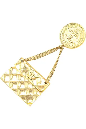 CHANEL 1980-1990 vergoldete CC Flap Brosche mit Steppung