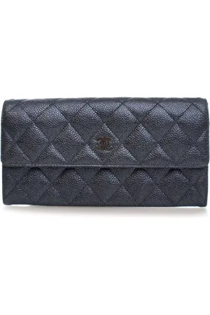 CHANEL 2014-2015 längliches CC Portemonnaie aus Kaviarleder mit Klappe