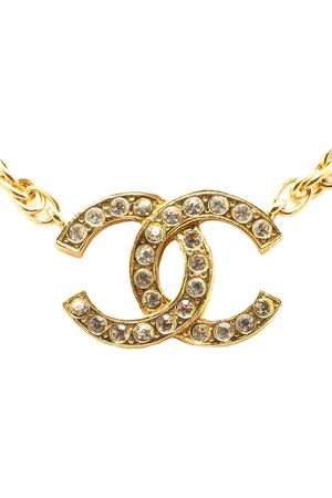 CHANEL 1970-1980 vergoldete Halskette mit CC-Anhänger mit Kristallen