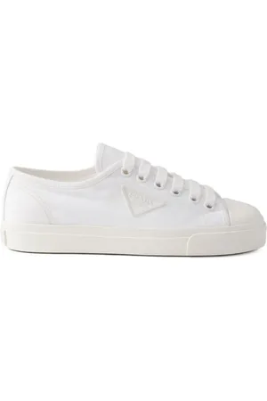 Prada Sneakers mit Triangel-Logo