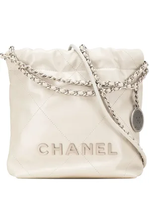 CHANEL 2021-2025 mini Handtasche aus glänzendem Kalbsleder 22cm