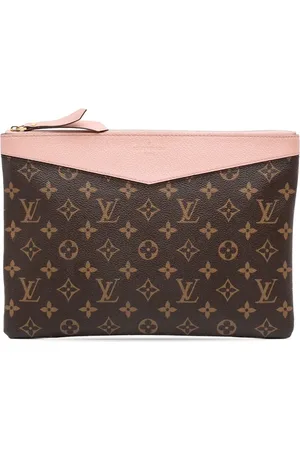 LOUIS VUITTON 2018 Monogram Daily Clutch