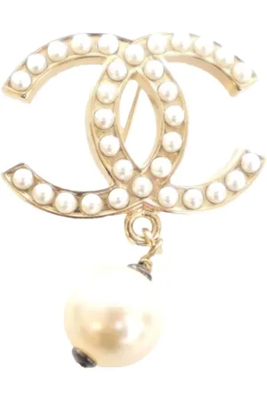 CHANEL 2013 vergoldete CC Drop Brosche mit Kunstperle
