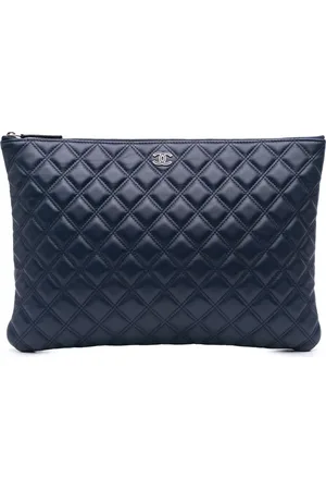 CHANEL 2014-2015 gesteppte CC Clutch aus Lammleder