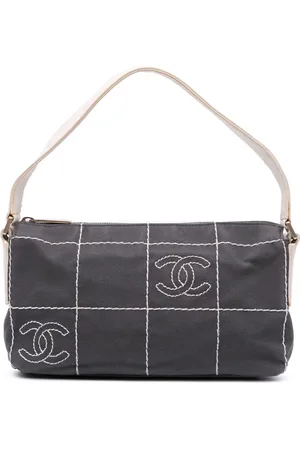 CHANEL 2003-2004 Chocolate Bar Schultertasche aus Canvas