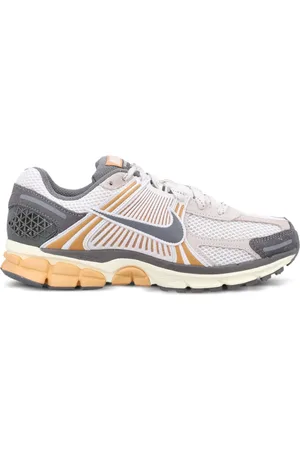 Nike Zoom Vomero 5 Sneakers