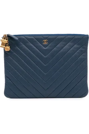 CHANEL 2018 Medium Chevron Caviar Ancient Greek Charms O Case clutch bag