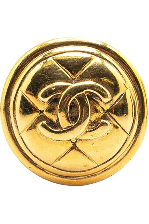 CHANEL 1970-1980 Plated CC Quilted Round Brooch costume brooch