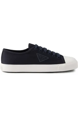 Prada Sneakers mit Triangel-Logo
