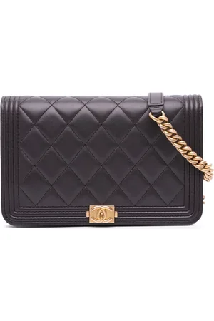 CHANEL 2019 Boy Portemonnaie aus gestepptem Lammleder mit Kettenriemen