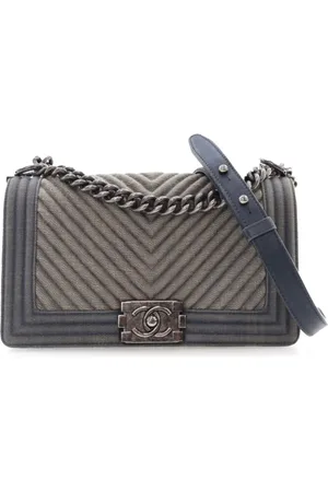 CHANEL 2014-2015 mittelgroße Chevron Boy Flap Umhängetasche aus Denim