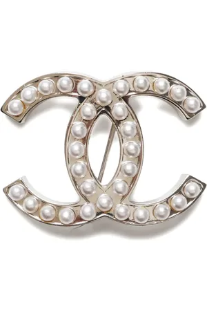 CHANEL 2005 interlocking CC brooch