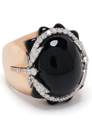 ANAPSARA 18kt Gelbgoldring mit Diamanten und Onyx mit Libellenmotiv