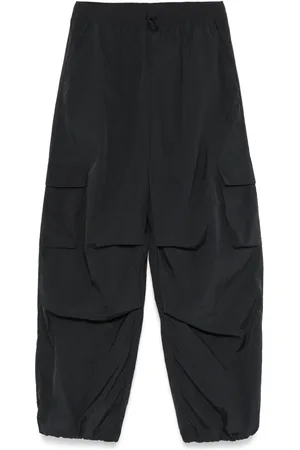 New Balance Cargohose mit Streifendetail