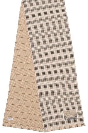 Burberry Tücher & Schals - Logo Patch Checked Fringed Scarf - Gr. unisize - in - für Damen