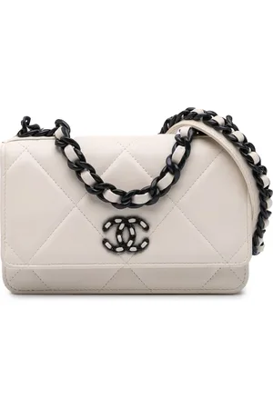 CHANEL Portemonnaie - 2021-2024 Quilted Lambskin 19 Wallet on Chain - Gr. unisize - in - für Damen