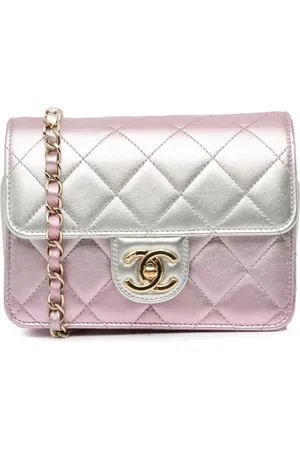 CHANEL Crossbody Bags - 2021-2024 Mini Metallic Lambskin Like a Wallet Fla - Gr. unisize - in Gold - für Damen
