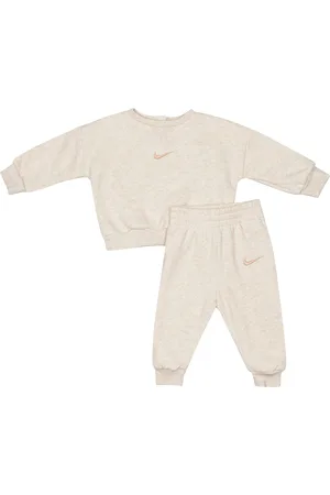 Nike Essential Unisex Trainingsanzüge - Weiß - Größe: 50 - 56 CM - Foot Locker