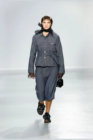 Ganni Dunkelblaue Jeansshorts in Navy Damengröße 27