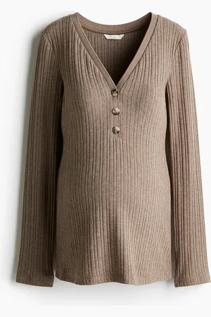 H&M MAMA Geripptes Shirt mit V-Ausschnitt - Braun - Damen