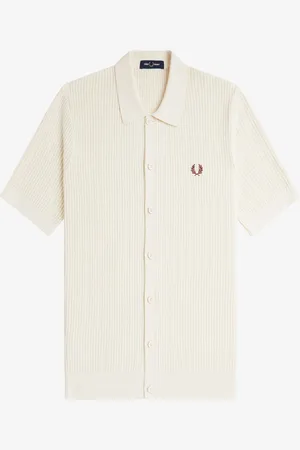 Fred Perry Kurzärmliges Strickhemd mit Rippbündchen und Logo-Stickerei