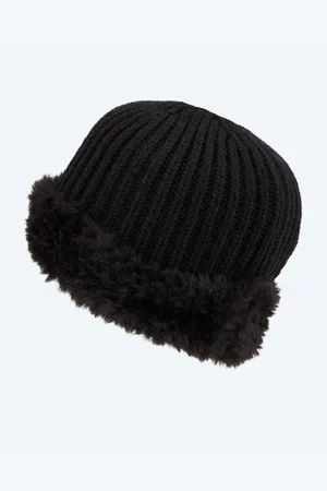Helena Vera Strickmütze mit Flauschrand