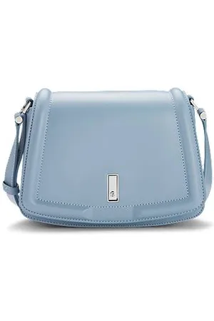 HUGO BOSS Saddle-Bag aus Leder mit charakteristischen Metall-Details und Monogramm