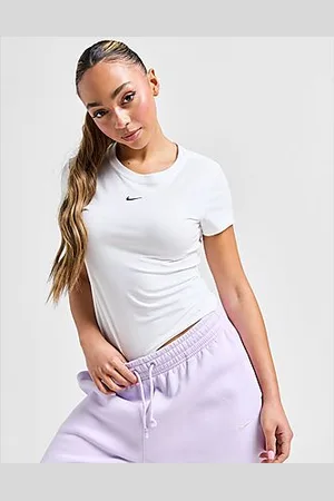Nike Essential Sportswear Chill Knit T