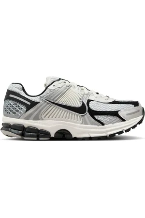 Nike Sneakers "zoom Vomero 5"