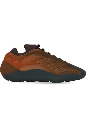 Yeezy Sneakers " 700 V3"